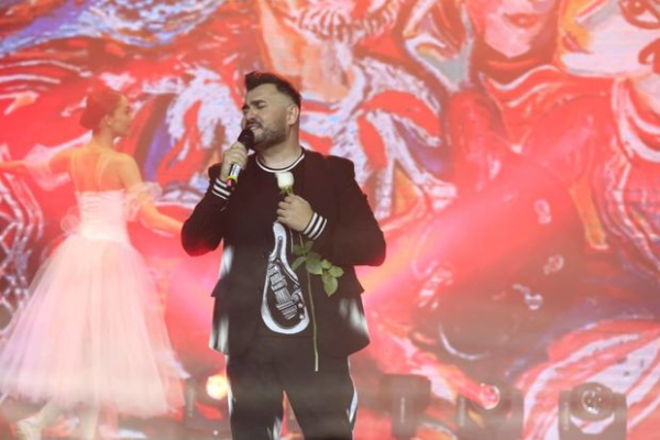 Murad Arif Azərbaycan könüllülərinə konsert verdi